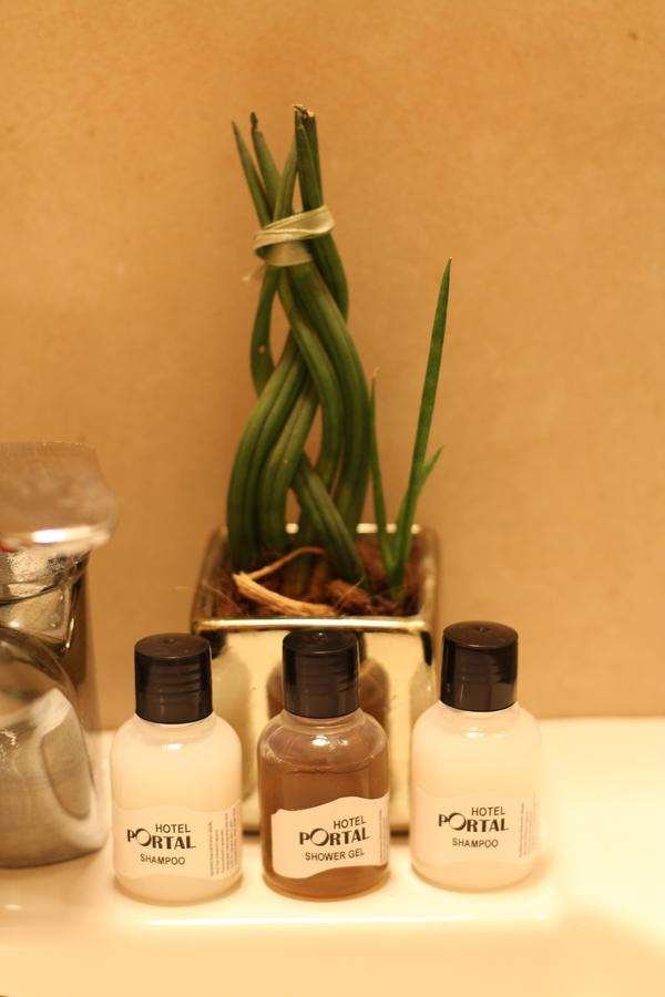 PORTAL HOTEL SKOPJE-guestroom-BATHROOM AMENITIES.jpg
