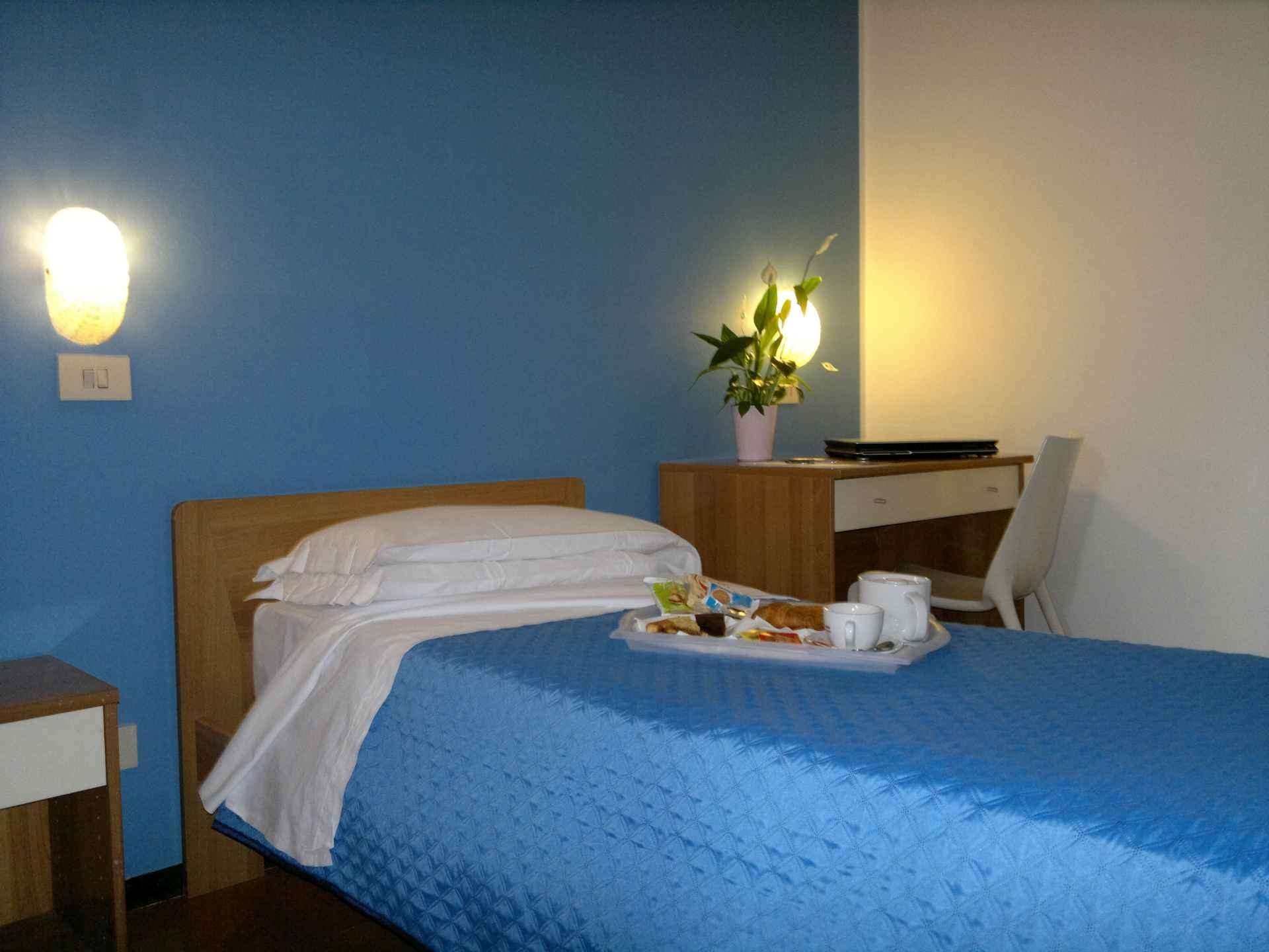 HOTEL PAPILLON - SAN POLO D ENZA-guestroom-GUEST ROOM.jpg