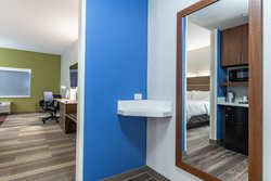  - Holiday Inn Express & Suites Moundsville