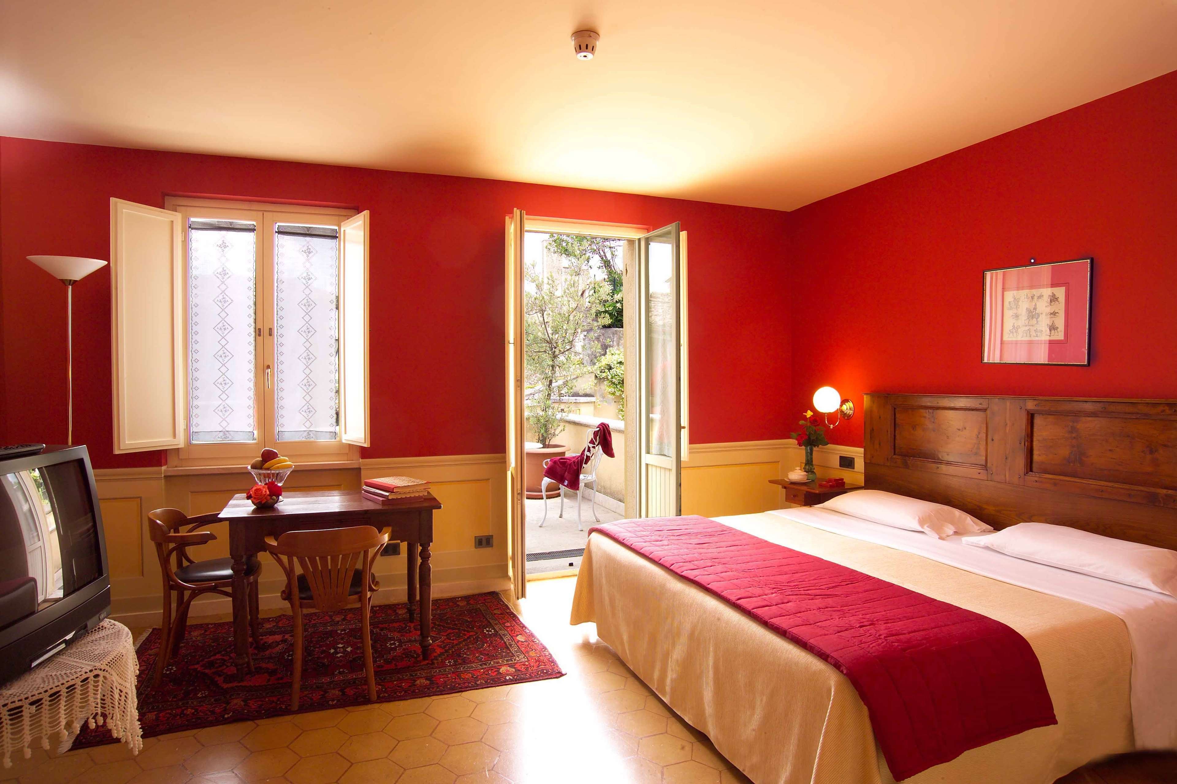 HOTEL SAN LUCA - SPOLETO-guestroom-guest room.jpg