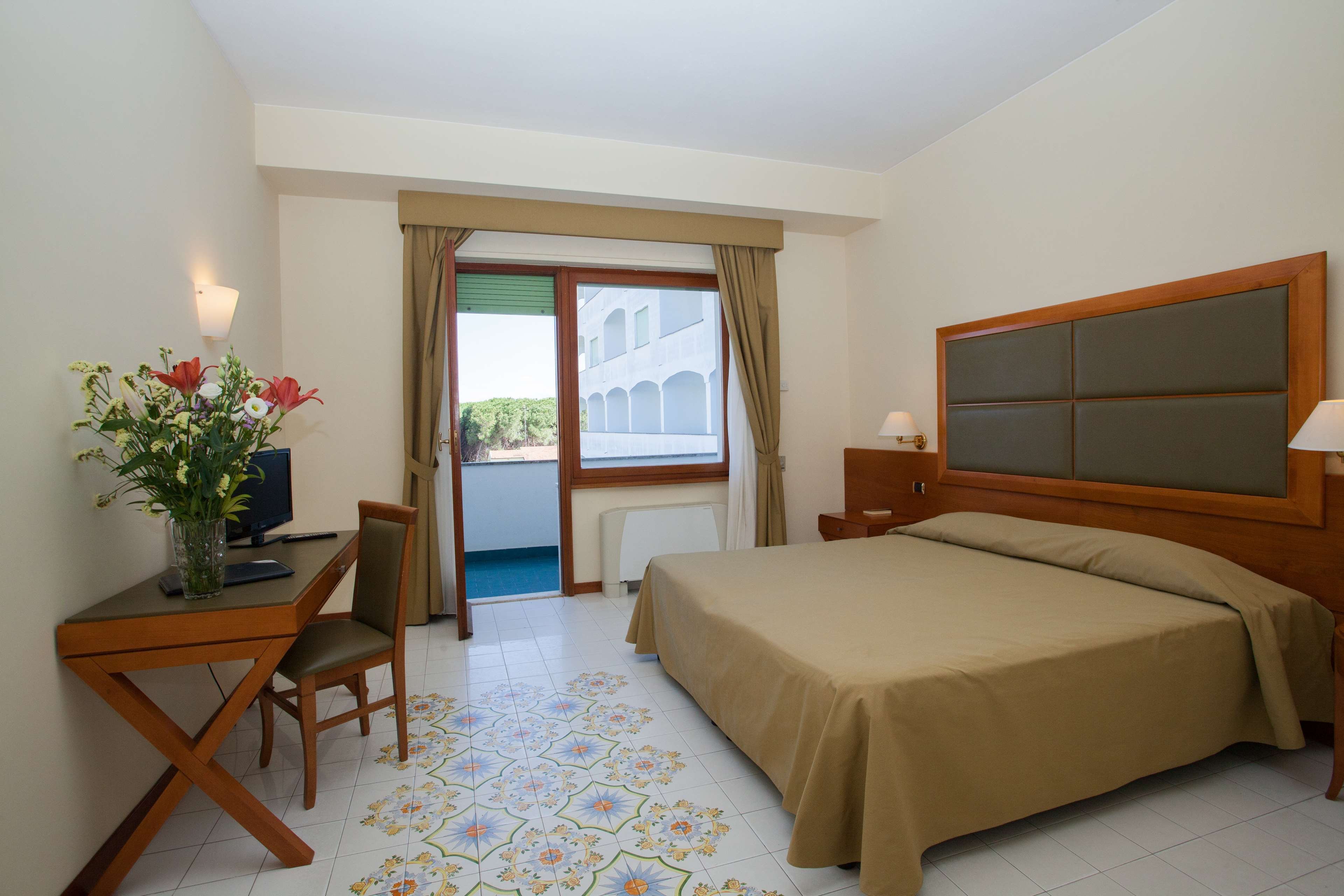 GRAND HOTEL DON JUAN - GIULIANOVA L-guestroom-GUEST ROOM.jpg