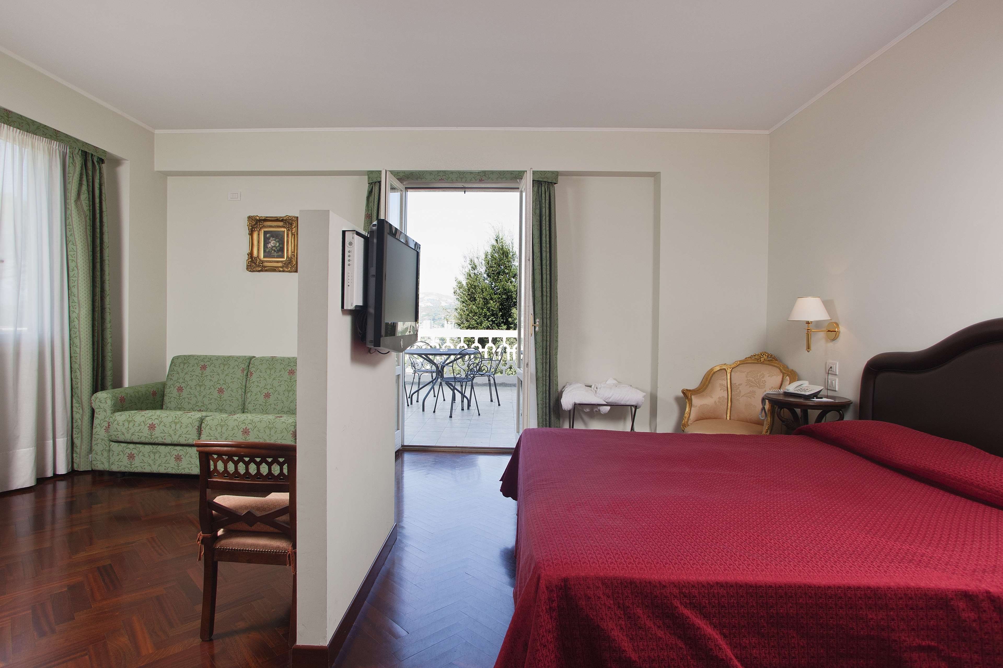 HOTEL VILLA PIGNA - FOLIGNANO-guestroom-guest room.jpg