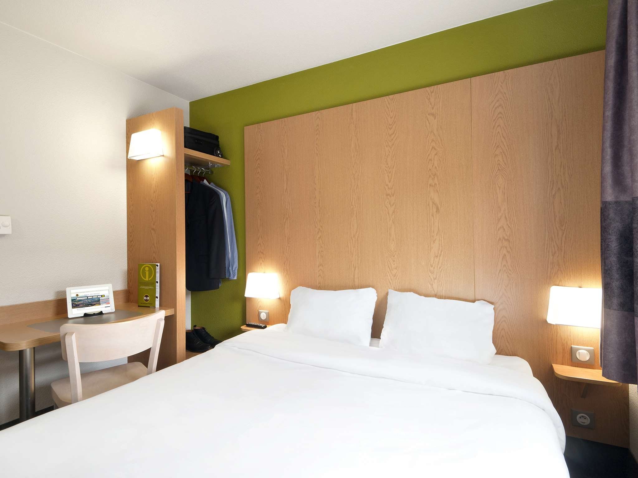 B&B HOTEL LYON SUD ETATS UNIS-guestroom-Lyon Etats Unis Chambre double grand.jpg