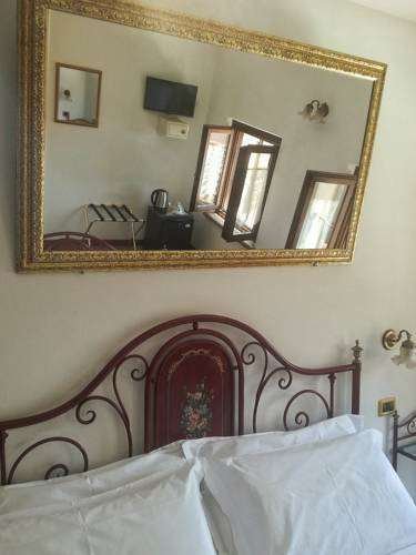 HOTEL BASTIA - VALEGGIO SUL MINCIO-guestroom-GUEST ROOM.jpg