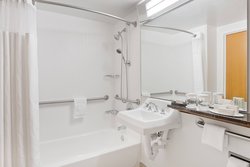  - Courtyard by Marriott Hotel Downtown Miami - I-95, Exit 2A & 2C