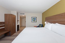  - Holiday Inn Express Pasadena - I-210, Exit 30