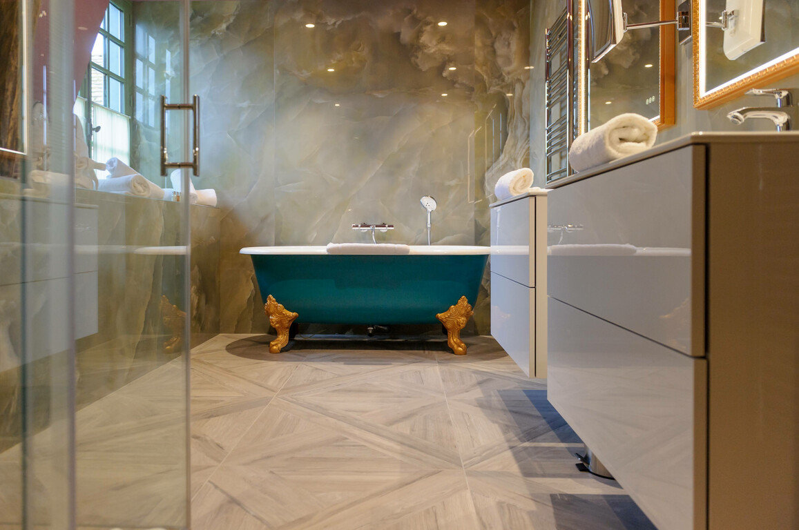 Chateau de Courcelles-guestroom-Bathroom.jpg