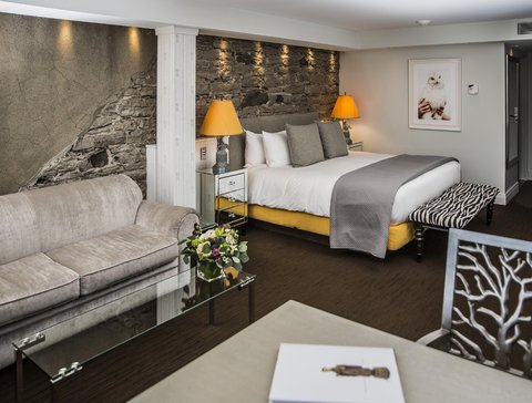 Luxe King Bed River View