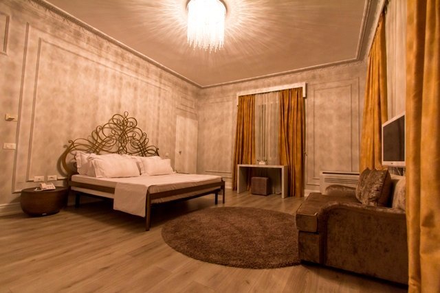 PADAM BOUTIQUE HOTEL-guestroom-GUEST DELUXE ROOM.jpg