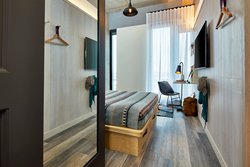  - Moxy Hotel by Marriott Short North Columbus - I-670, Exit 4