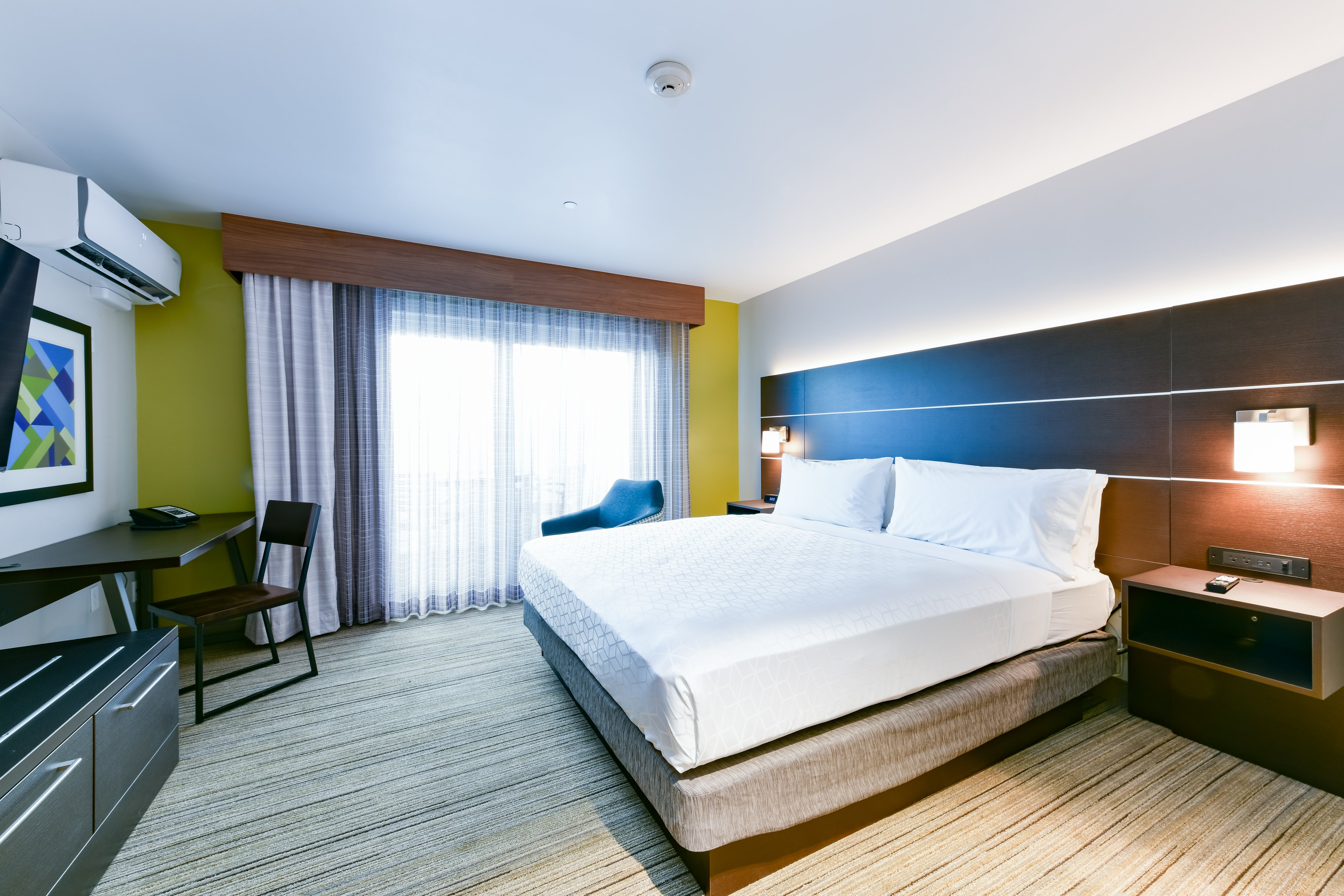 HOLIDAY INN EXPRESS MILL VALLEY BY-guestroom-At the end of a long day, relax in our clean, fresh guest rooms..jpg