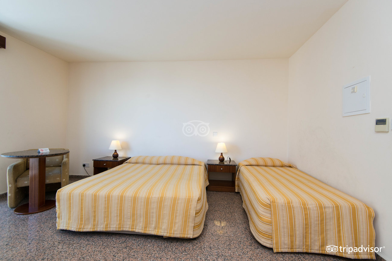 KAPETANIOS LIMASSOL HOTEL-guestroom-GUEST EXECUTIVE ROOM.jpg