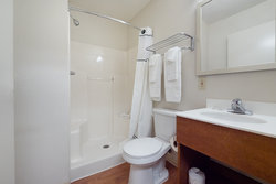  - HomeTowne Studios UCF Area Orlando