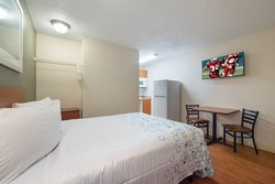  - HomeTowne Studios UCF Area Orlando