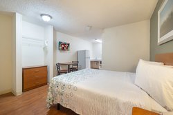  - HomeTowne Studios UCF Area Orlando