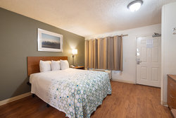  - HomeTowne Studios UCF Area Orlando