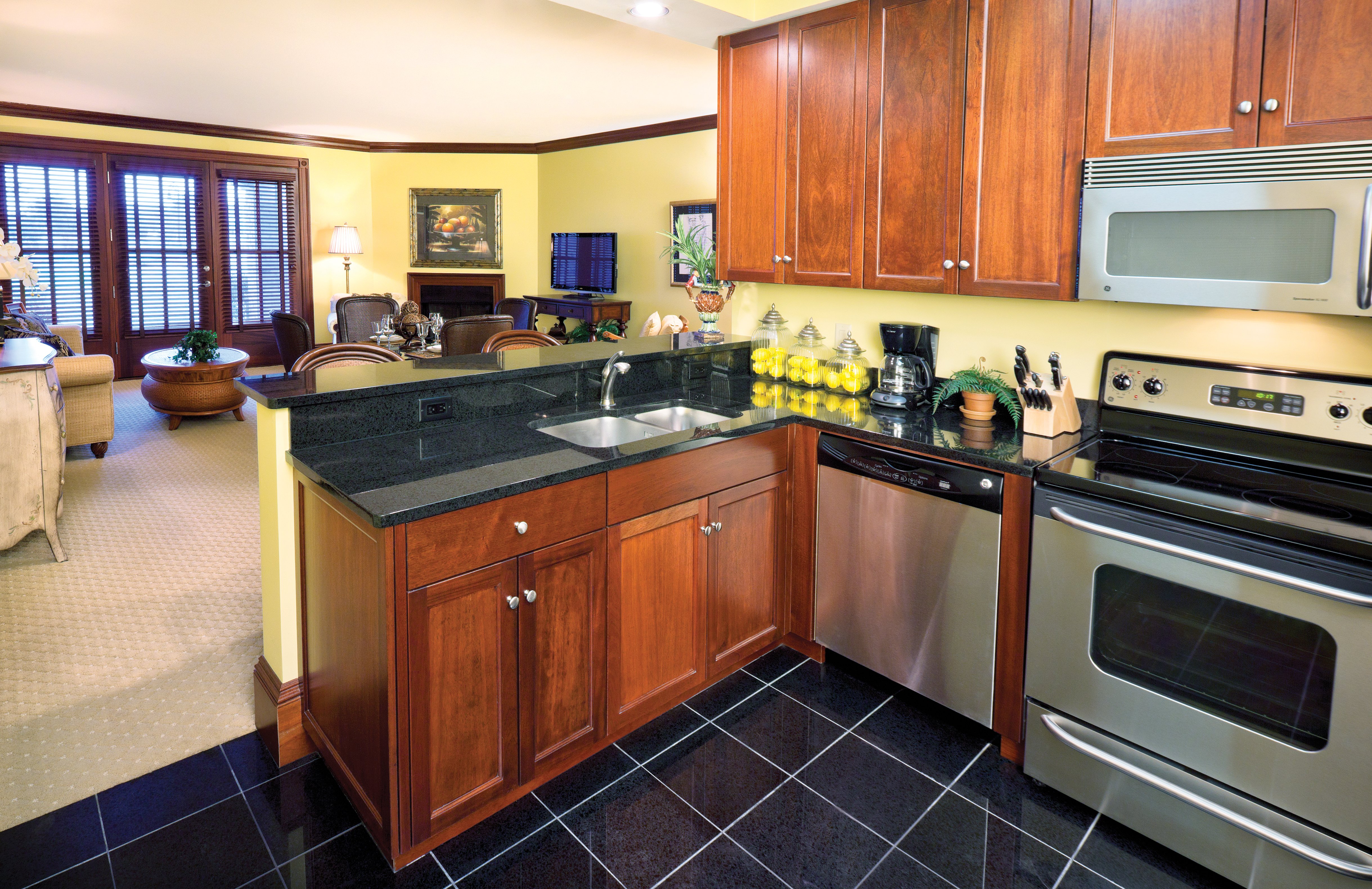 CLUB WYNDHAM DYE VILLAS-guestroom-Kitchen - Dye Villas Club.jpg