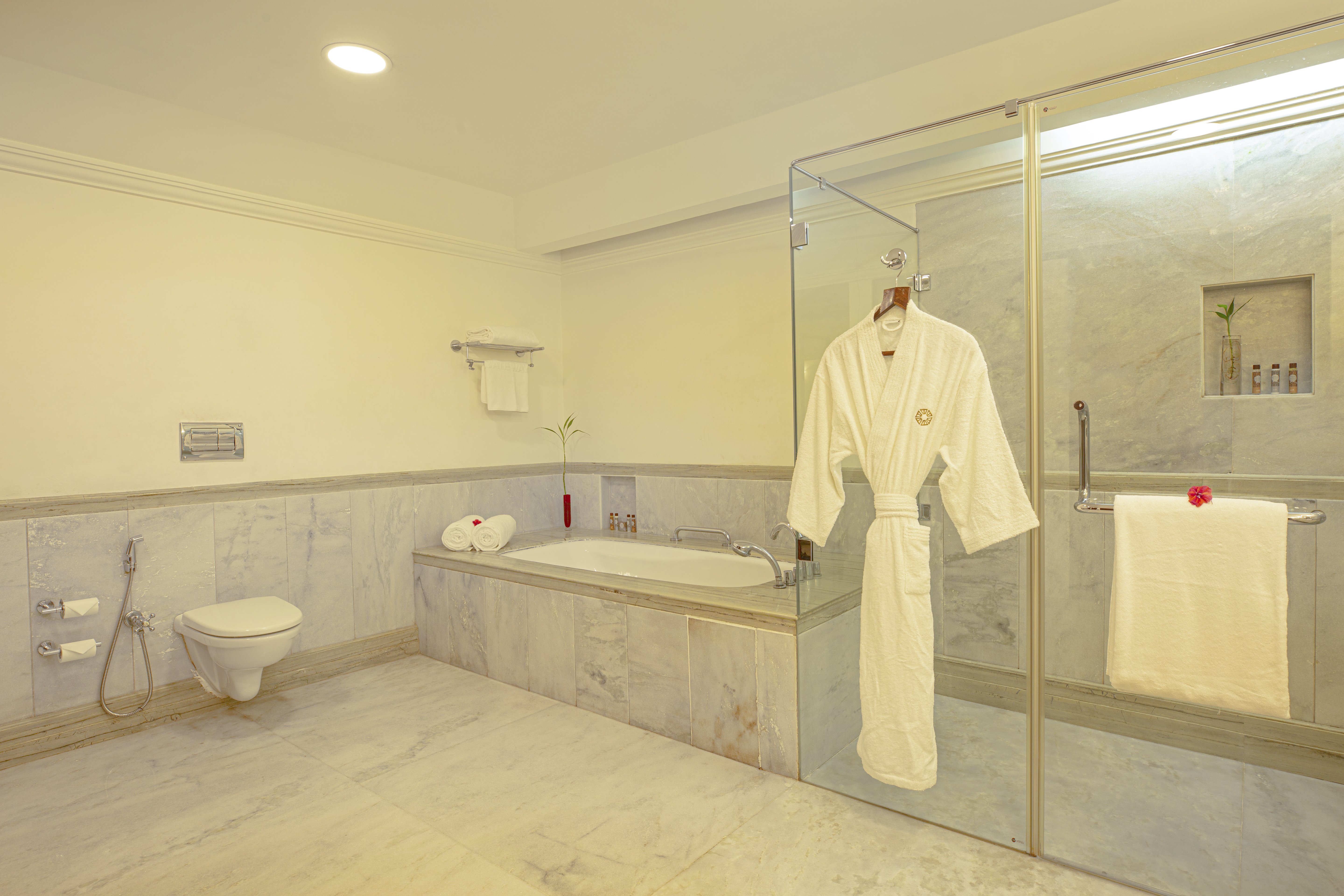 The Gateway Hotel Church Road-guestroom-Bathroom SeleQtions Suite Gateway Coonoor.jpg