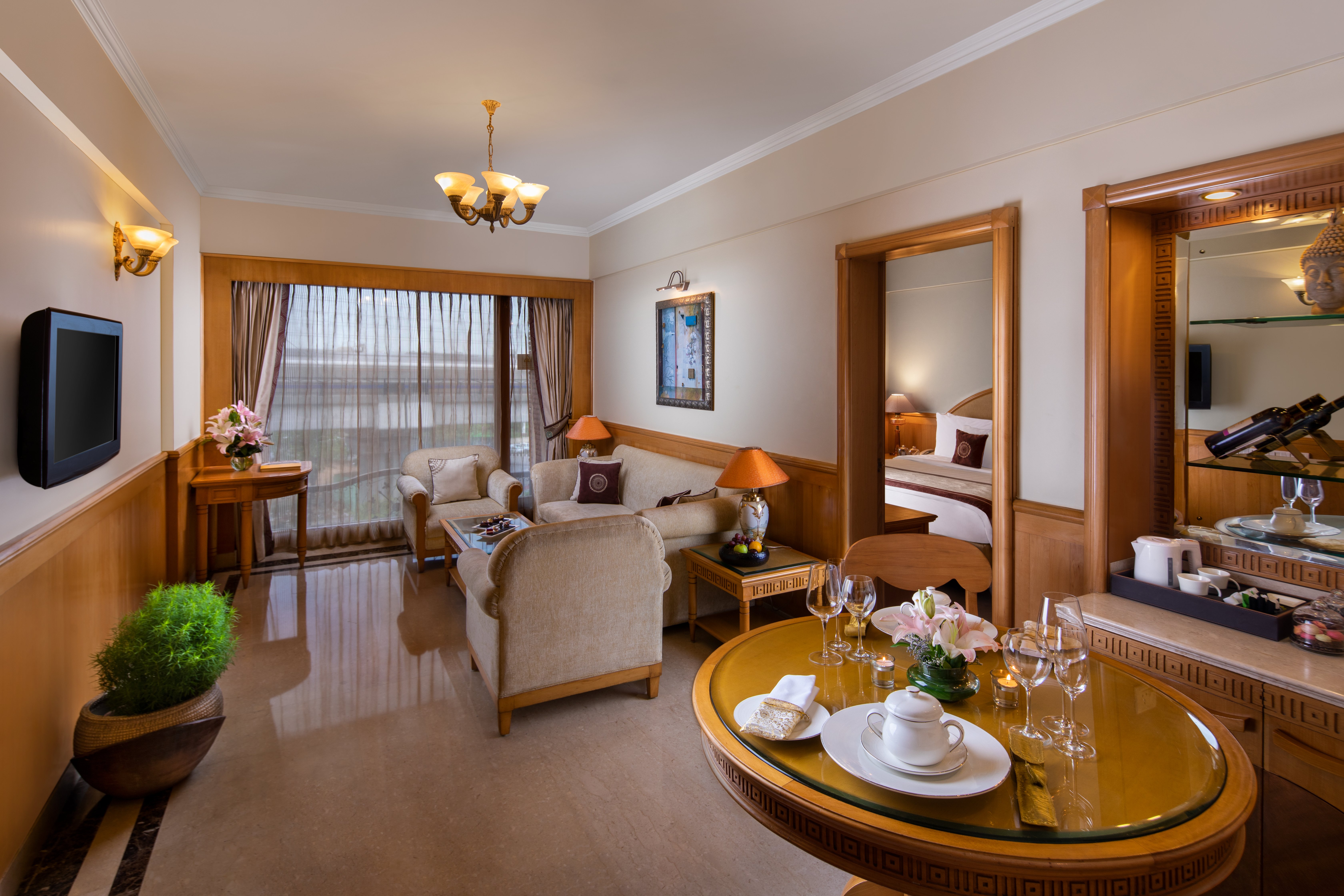 JAYPEE SIDDHARTH IND-guestroom-Executive Suite.jpg