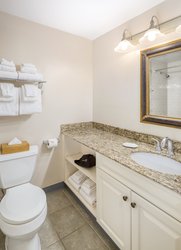  - Wyndham Bay Voyage Inn Jamestown