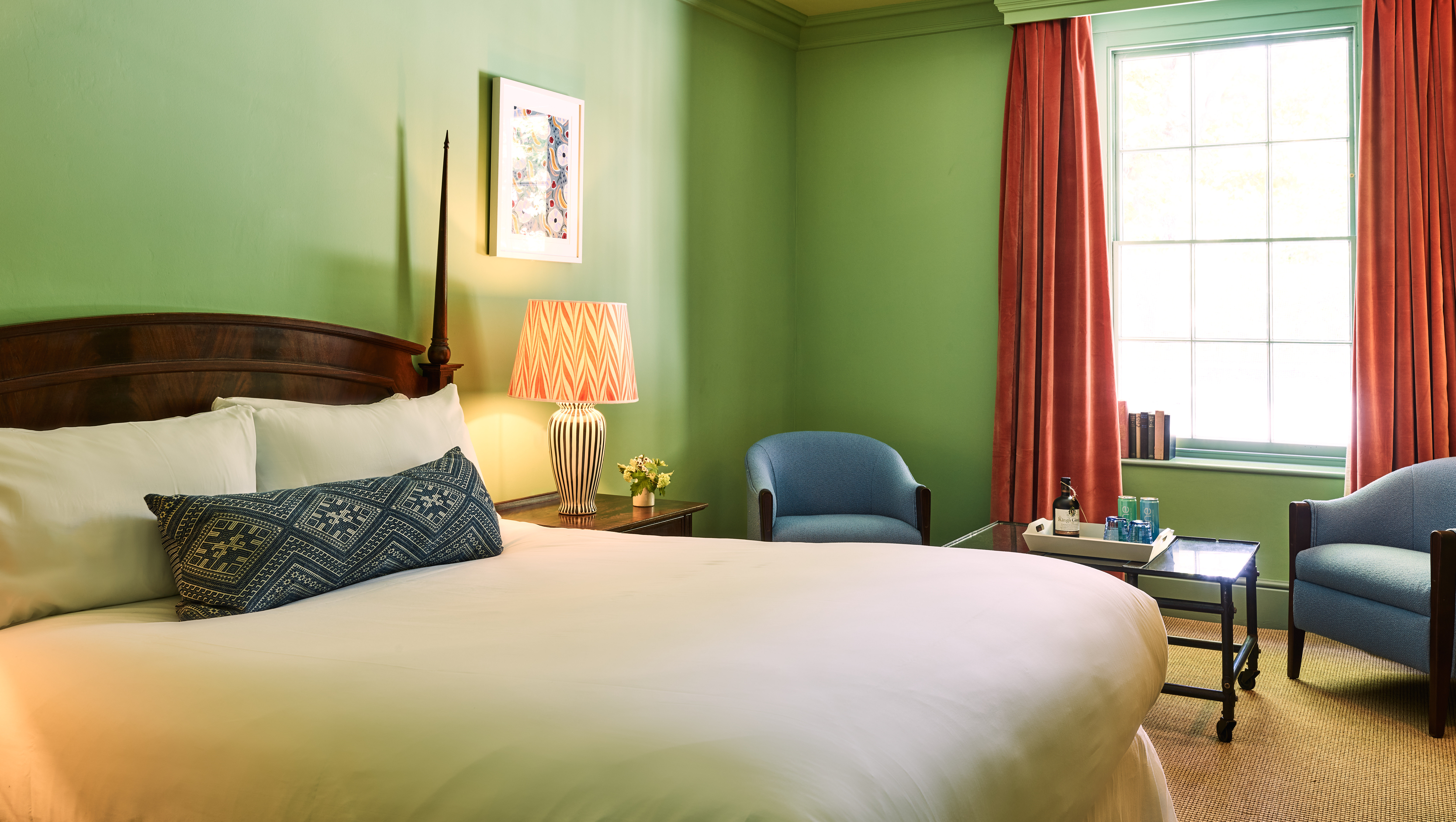 CBH MITRE HAMPTON COURT HT-guestroom-Classic Room.jpg