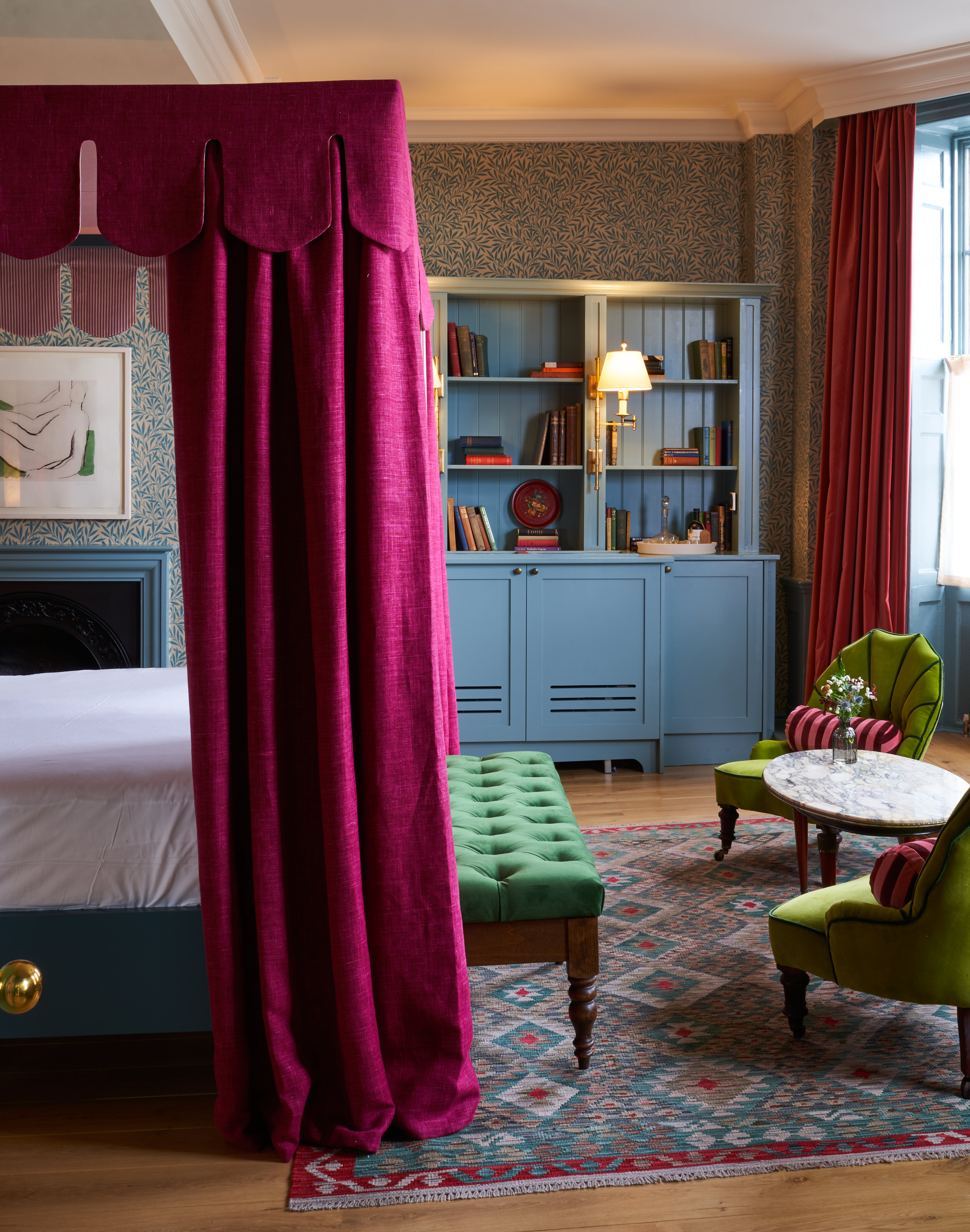 CBH MITRE HAMPTON COURT HT-guestroom-Catherine Parr Suite.jpg