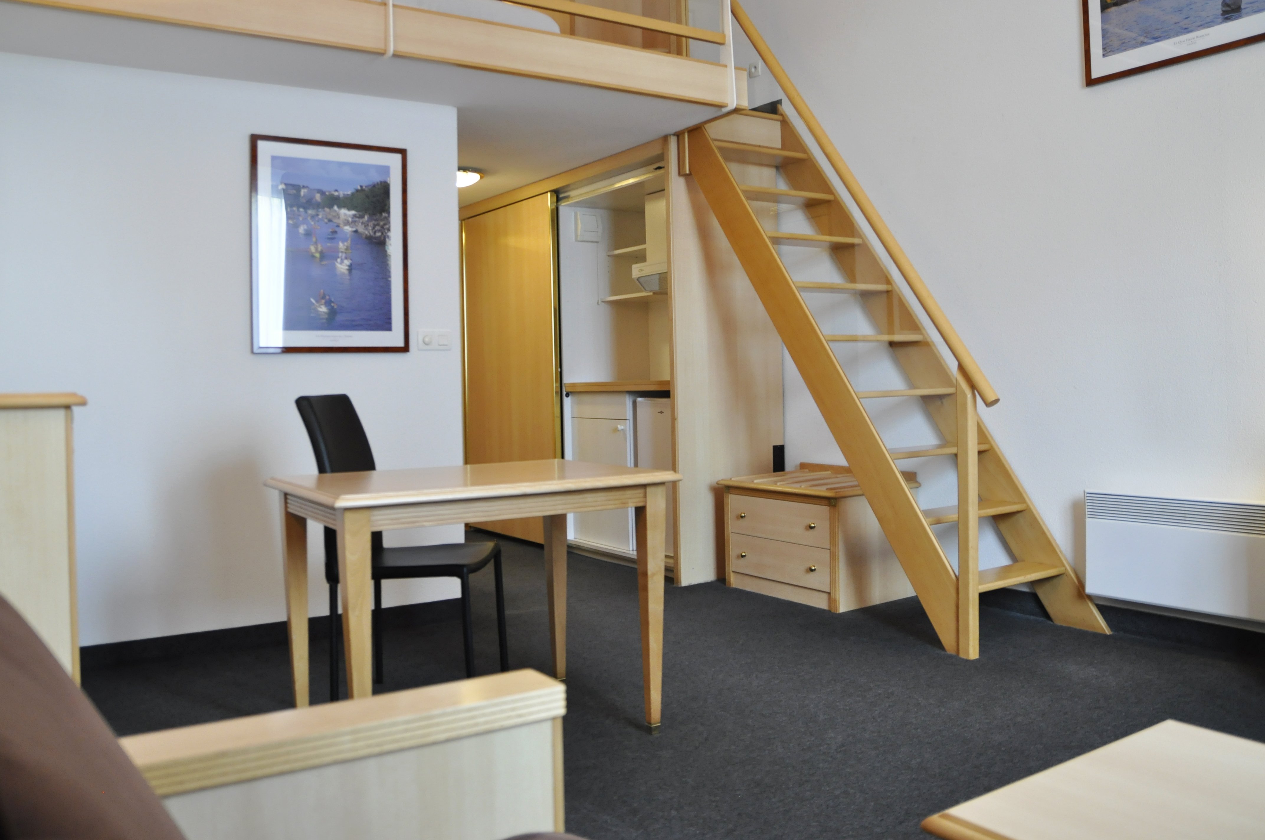 WESTOTEL NANTES ATLANTIQUE-guestroom-SUITE AFFAIRES.jpg