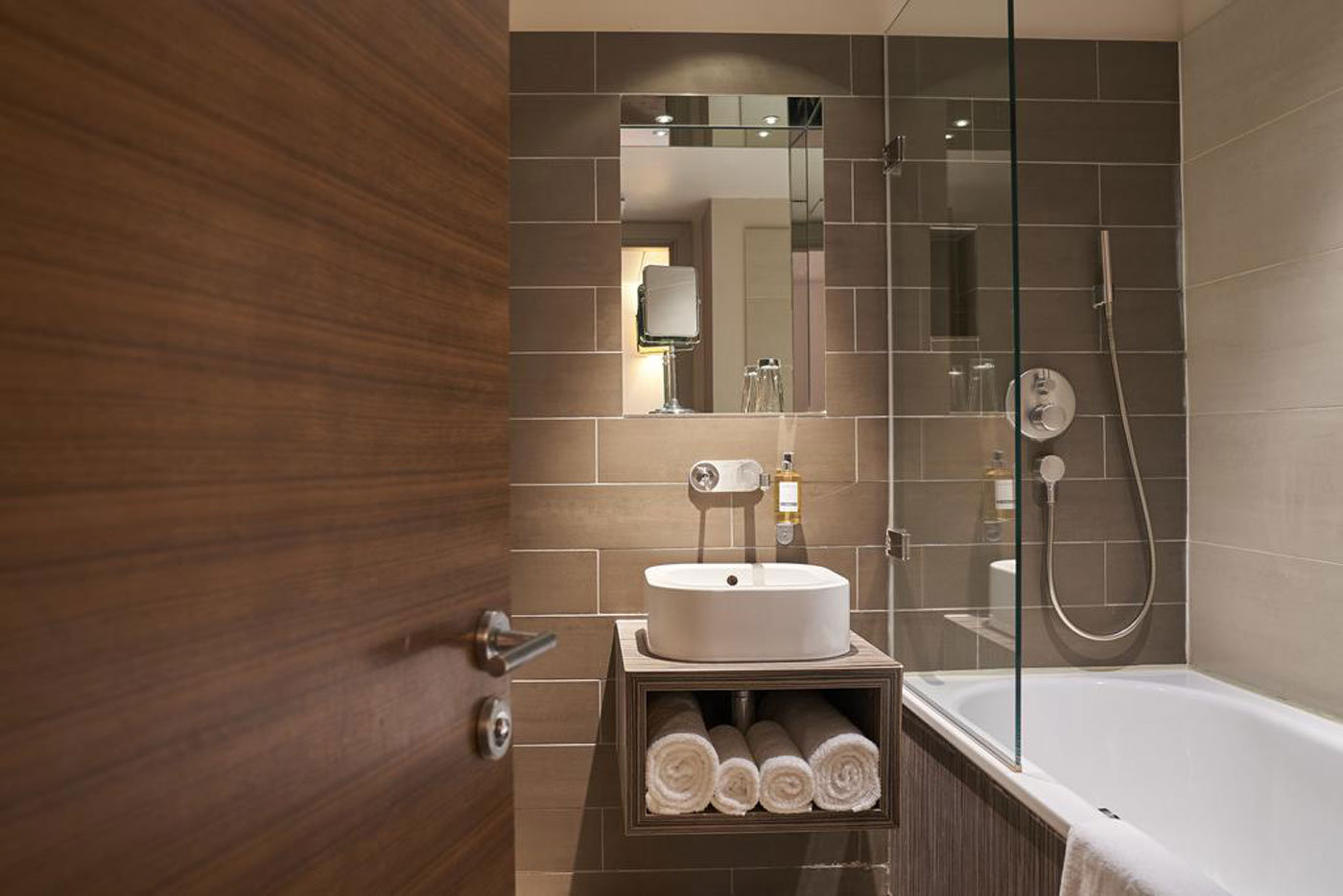 Hotel Bosco-guestroom-Exec Double Room Bathroom.jpg