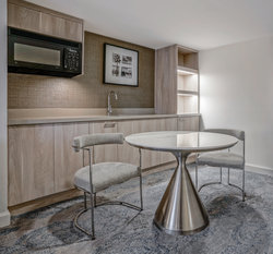  - Hotel Amarano Burbank