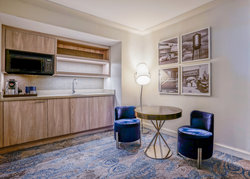  - Hotel Amarano Burbank