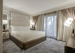  - Hotel Amarano Burbank