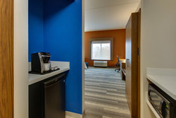  - Holiday Inn Express & Suites MetroCenter Downtown Nashville - I-65, Exit 85