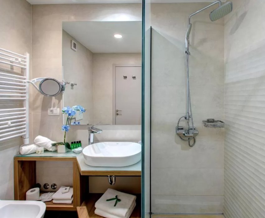 EDEN HOTEL AND SPA-guestroom-GUEST BATHROOM.jpg