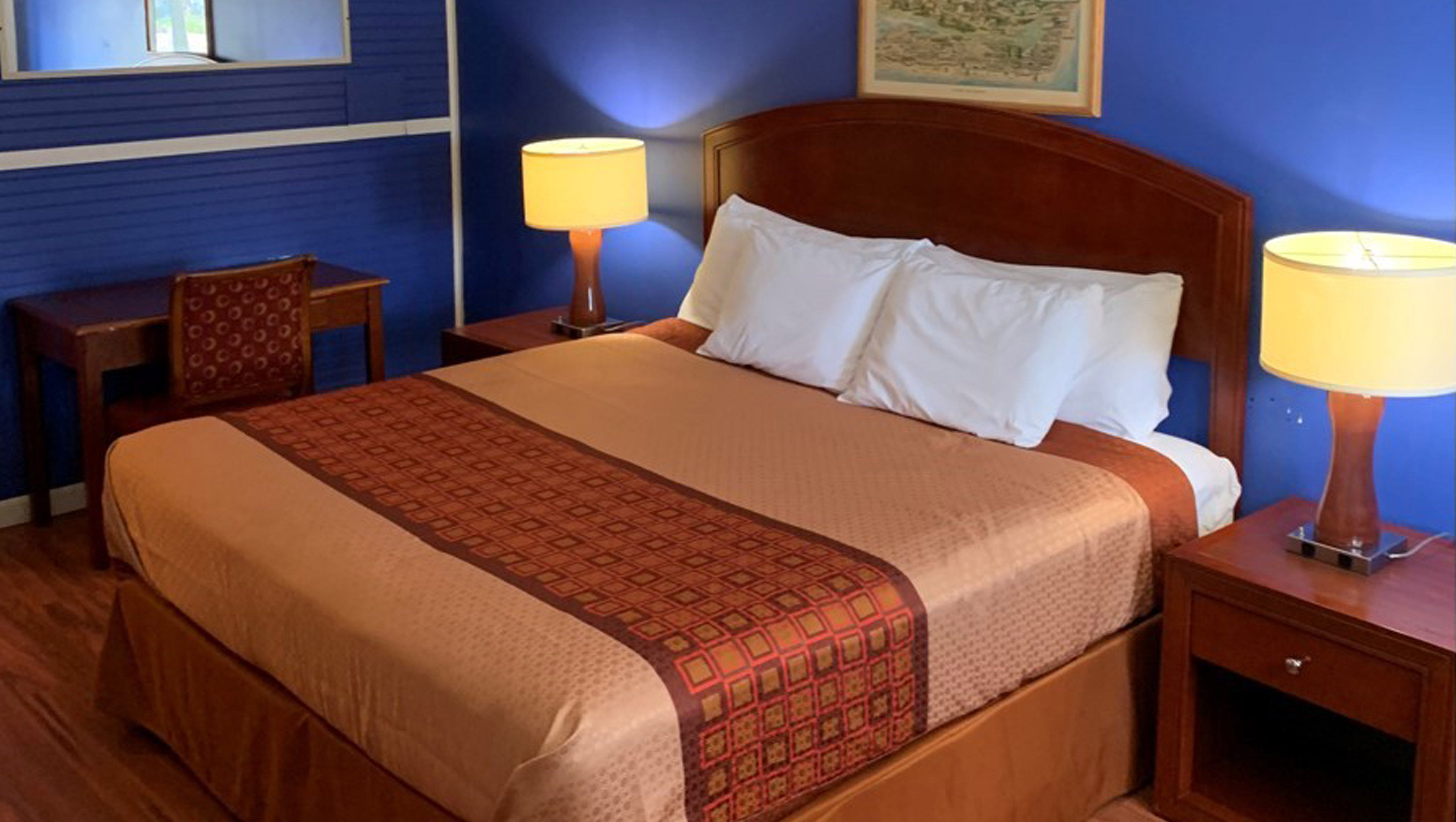 Hampton Motor Inn-guestroom-King Magnuon Hotel Hampton NH.jpg