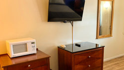  - Magnuson Hotel Hampton