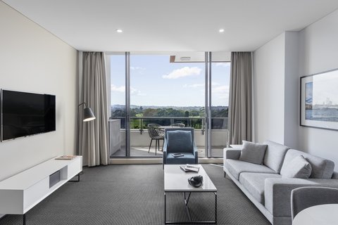 MERITON SUITES WATERLOO - Photo 4