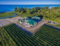  - Holiday Inn Express & Suites Lakeshore Windsor