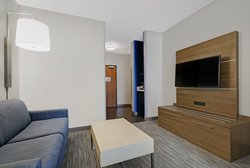  - Holiday Inn Express & Suites Newport