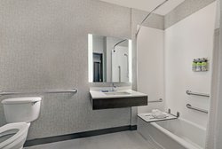  - Holiday Inn Express & Suites Newport