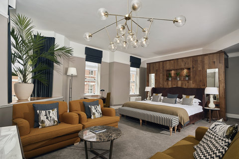 Signature Suite