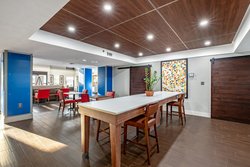  - Holiday Inn Express Harlingen