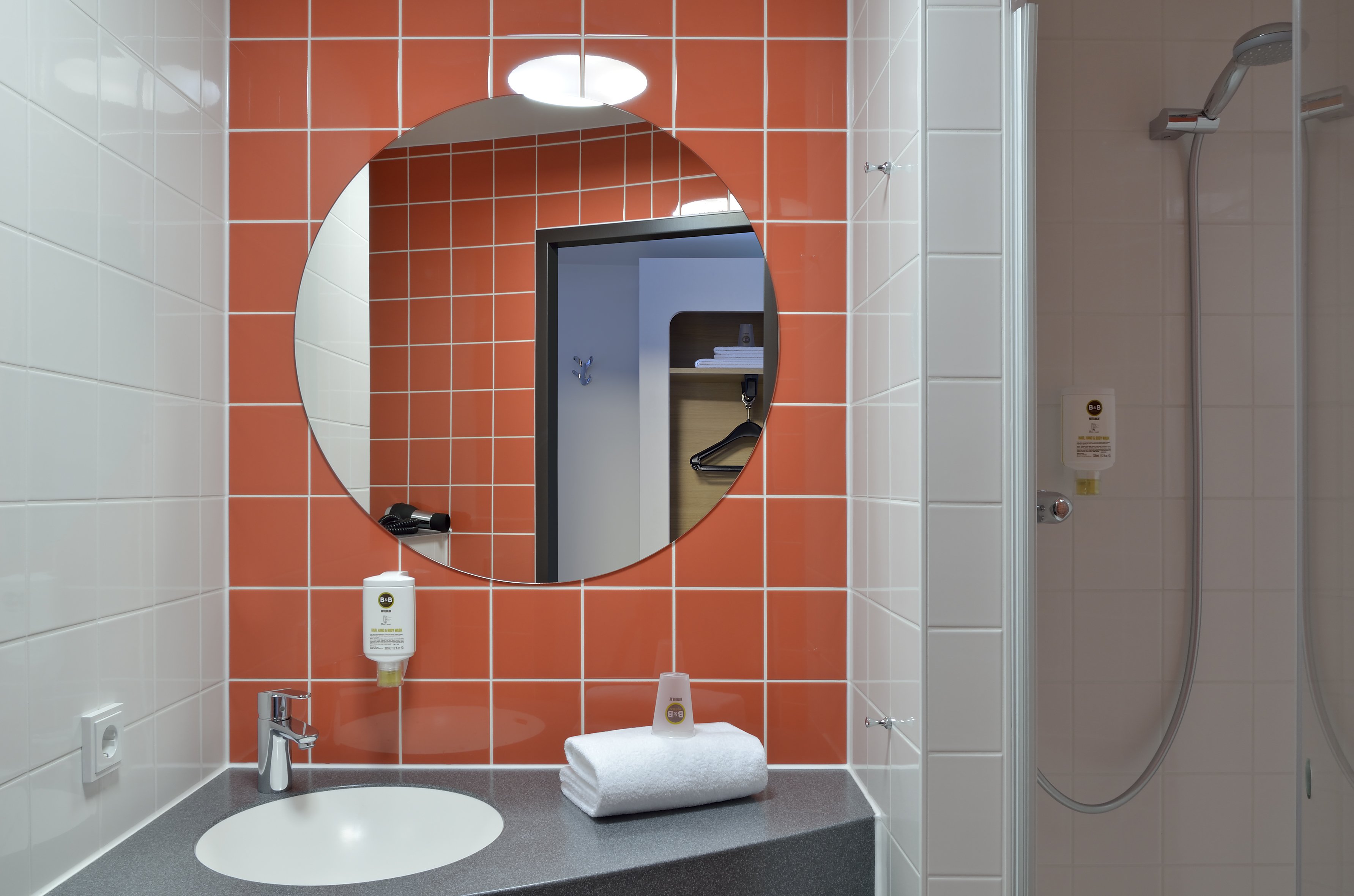 B&B HOTEL TRIER-guestroom-GUEST ROOM BATH.jpg