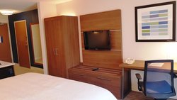  - Holiday Inn Express & Suites Surrey