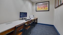  - Holiday Inn Express & Suites Northville - I-96 & I-275, Exit 167