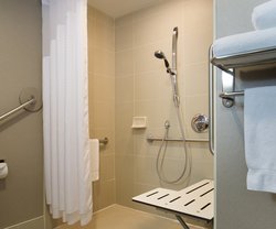  - Holiday Inn Express & Suites Nepean