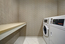  - Holiday Inn Express & Suites Riverfront Covington - I-71 & I-75, Exit 192