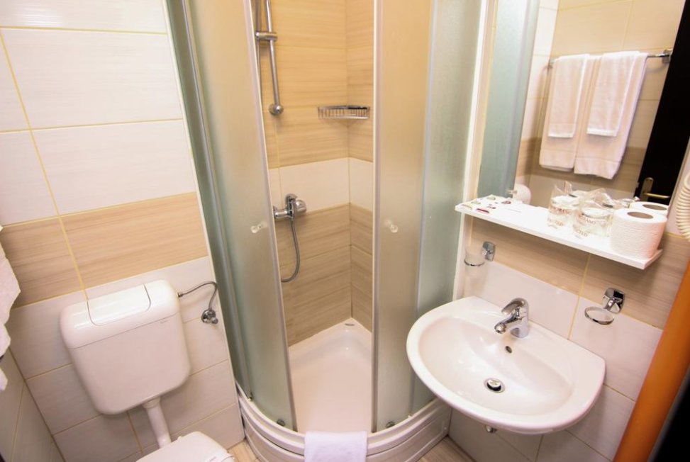 GRAND HOTEL SARAJEVO-guestroom-GUEST BATHROOM.jpg