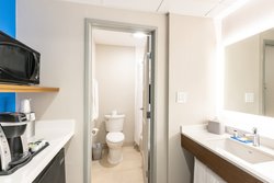  - Holiday Inn Express West Anaheim