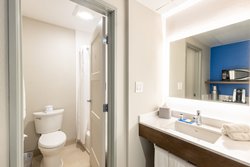  - Holiday Inn Express West Anaheim