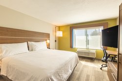  - Holiday Inn Express West Anaheim